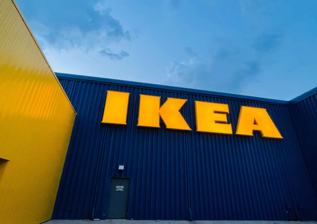 IKEA project - energy rails from Amperio for charging stations projet